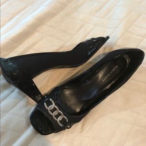 Kate. Scott Open Toe Black Shoes, Sz 9.5